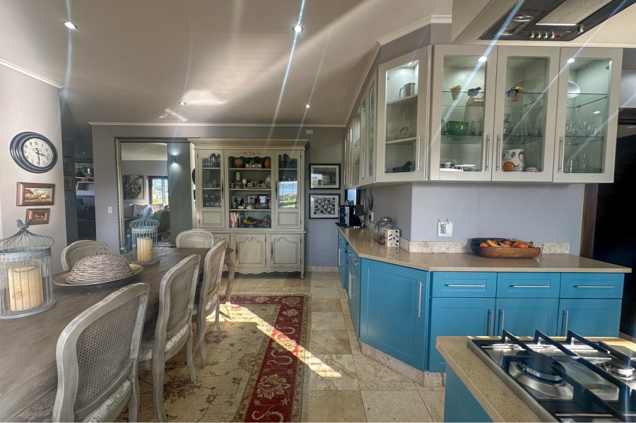 5 Bedroom Property for Sale in Oubaai Western Cape